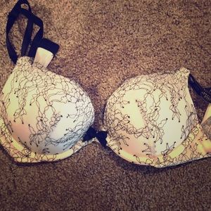 VS Bombshell Bra- Brand New with Tags!
